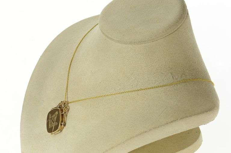 14K Yellow Gold Masonic Symbol Photo Picture Locket Pendant