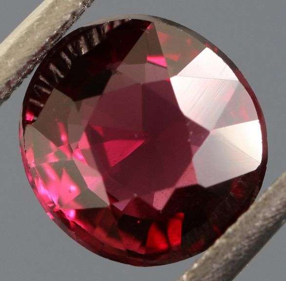 Simply lovely 2.18ct violet pink Rhodolite Garnet
