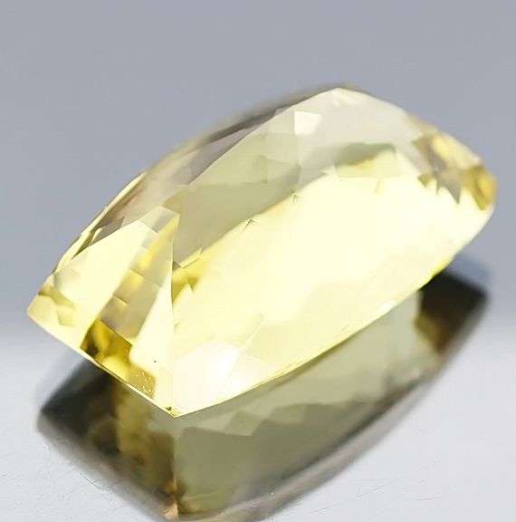Gorgeous and huge 127.25ct golden Citrine