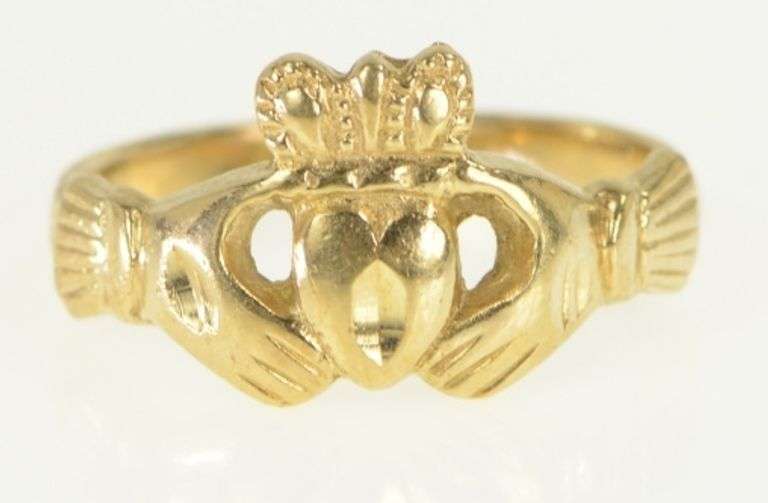 14K Yellow Gold Classic Claddagh Loyalty Symbol Wedding Ring