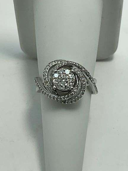 CERTIFIED 14K WHITE GOLD AND DIAMOND RING