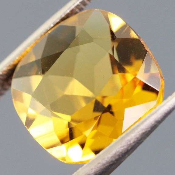 Fiery 4.43ct cushion cut honey Citrine