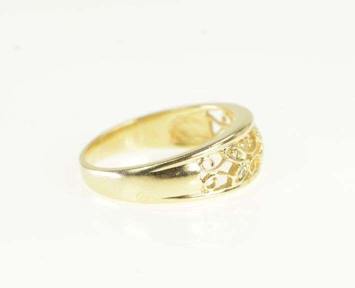 14K Yellow Gold Diamond Heart Filigree Wedding Band Ring