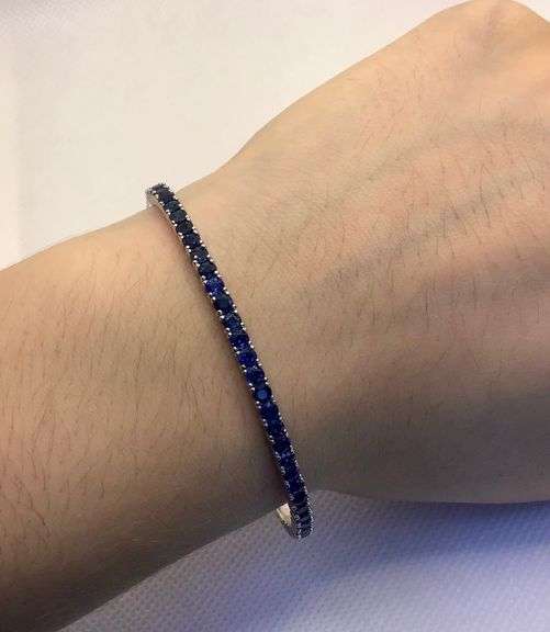 STUNNING AND ELEGANT 14K WHITE GOLD SAPPHIRE FLEXIBLE BANGLE BRACELET