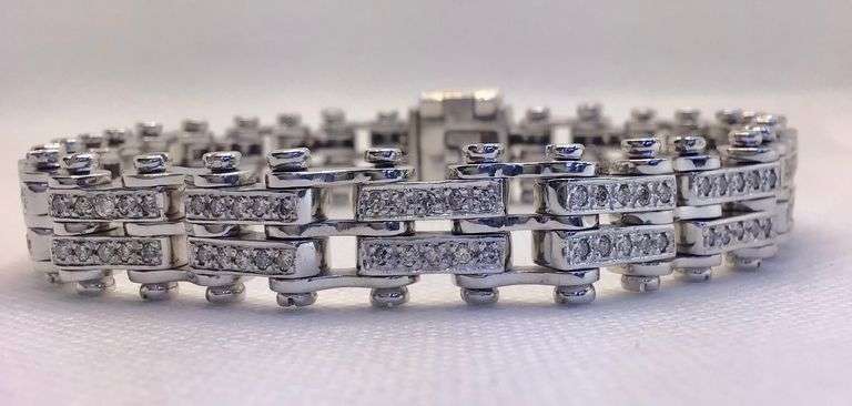 UNIQUE AND STYLISH 14K WHITE GOLD PAVE DIAMOND MEN’S BRACELET
