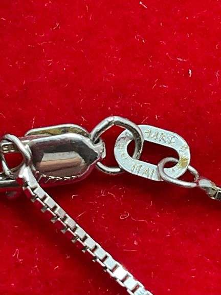 BRAND NEW 14K WHITE GOLD DIAMOND PENDANT ON A BOX LINK CHAIN
