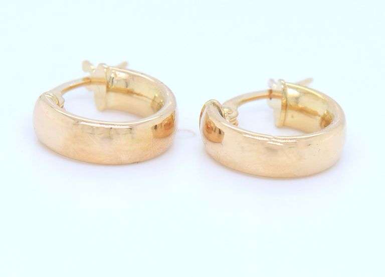 14kt Yellow gold mini hoop earrings