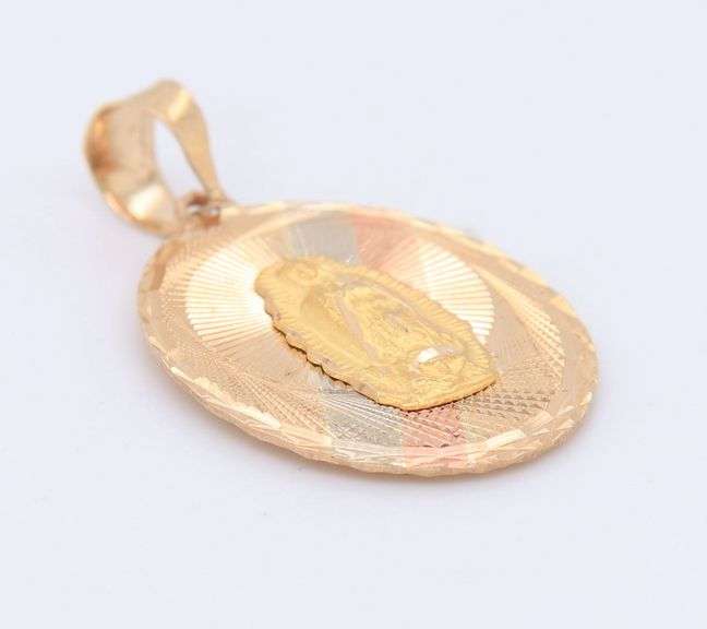 14kt Tri color gold reversible round divino child and virgin Mary holy mother pendant