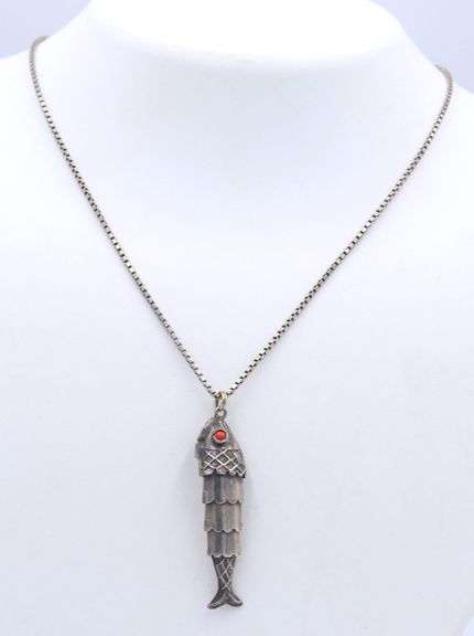 Vintage 925 sterling silver fish pendant on box chain necklace