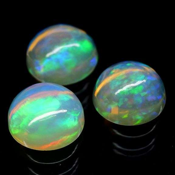 Beautiful 2.66ct unheated Ethiopian jelly opal set