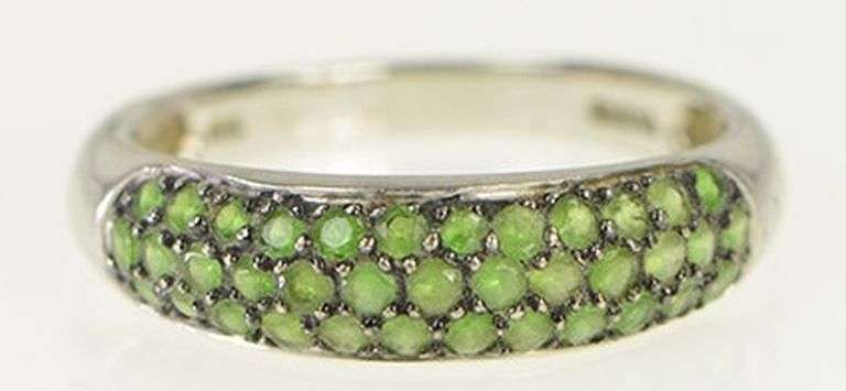 10K White Gold Pave Peridot Rounded Encrusted Band Ring