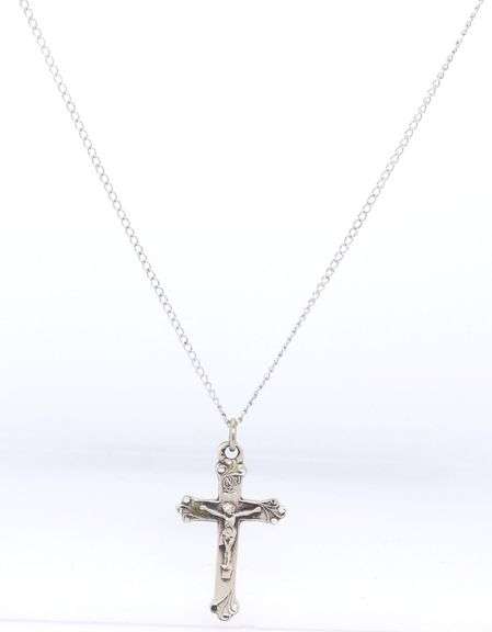 925 Sterling silver cross pendant on chain necklace