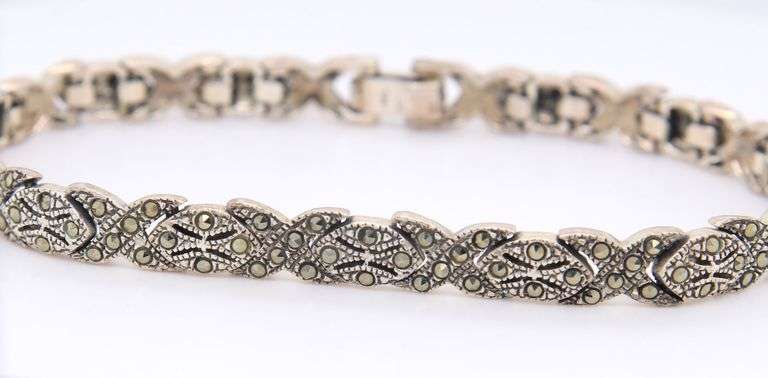 Vintage 925 sterling silver marcasite X link bracelet