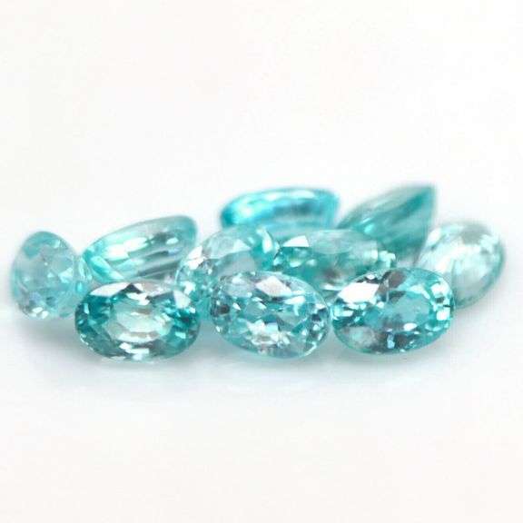Brilliant 9.50ct sky blue Zircon set