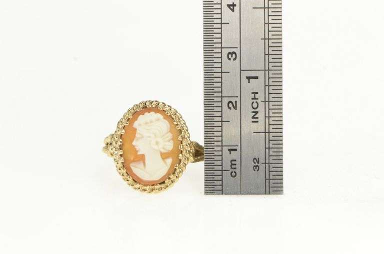10K Yellow Gold Oval Carved Shell Cameo Vintage Ring