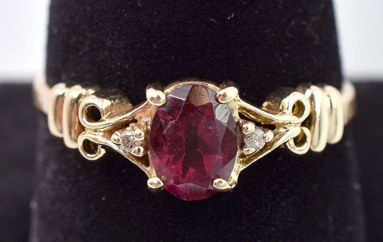 Majestic 14K Yellow Gold Pink Gemstone and Diamond Ring