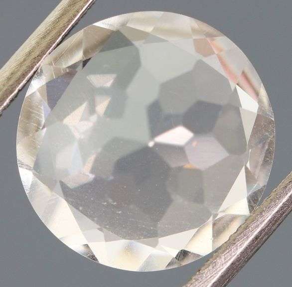 Dazzling 3.52ct diamond white Topaz solitaire