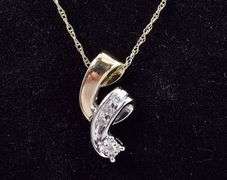 Queenly 10K Yellow Gold Diamond Pendant Necklace