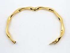Stylish 14K YG Twist Bangel