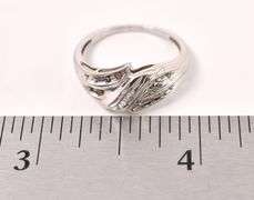 Fantastic 10K White Gold Diamond Ring