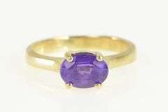 14K Yellow Gold Vintage Oval Amethyst Solitaire Classic Ring