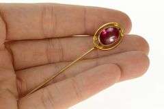 10K Yellow Gold Oval Syn. Ruby Victorian Ornate Stick Pin
