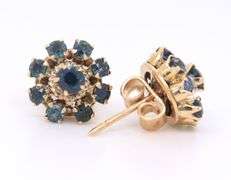 10kt Yellow gold blue sapphire flower stud earrings