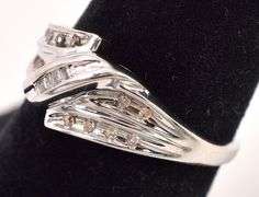 Fantastic 10K White Gold Diamond Ring