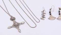 Group lot of vintage 925 sterling silver jewelry