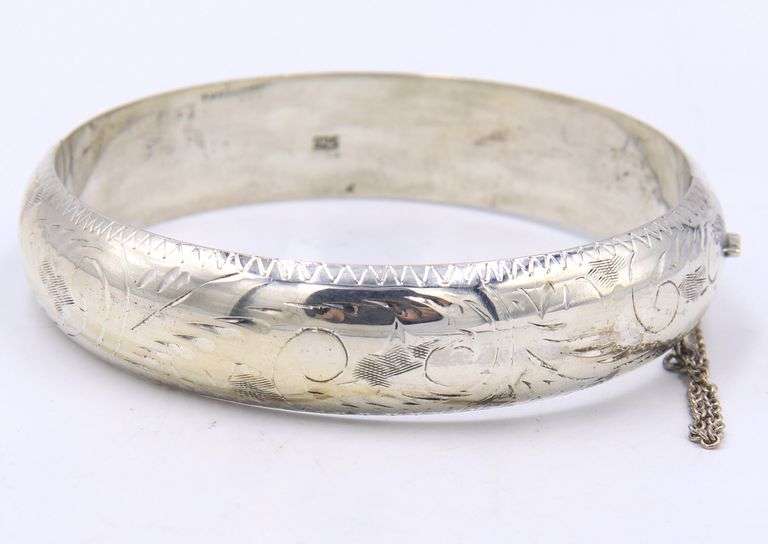 925 Sterling silver engraved floral design bangle