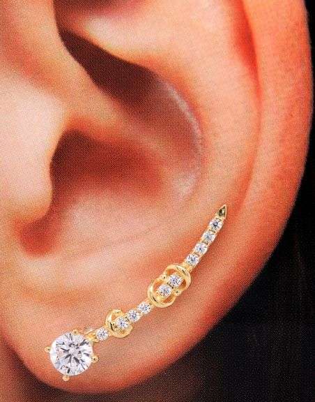 Diamond ear climber in 14kt Yellow gold