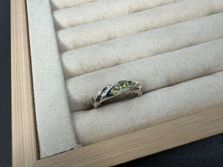 Sterling Silver Natural Gemstone Perdiot Ring Size 6