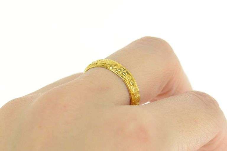 22K Yellow Gold Ornate Chinese Character Fortune Wrap Band Ring