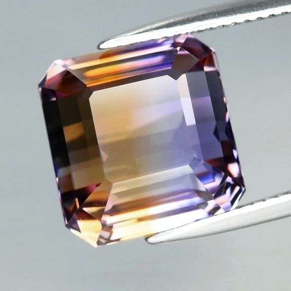 Amazing! 12.53ct bi-color unheated Ametrine