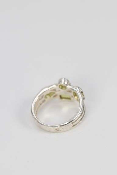 Sterling Silver Natural Peridot Gemstone Ring Size 10