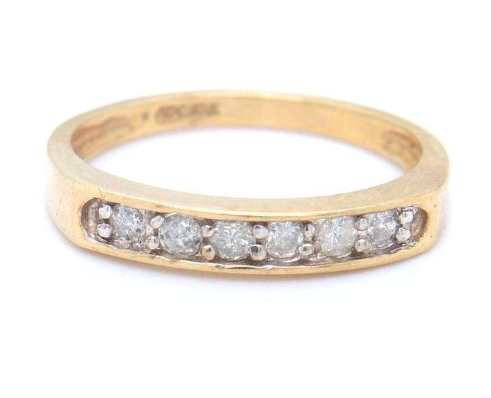 10kt Yellow gold 6 stone diamond band