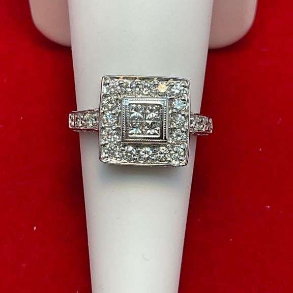 CERTIFIED NEW 14K WHITE GOLD AND DIAMOND RING
