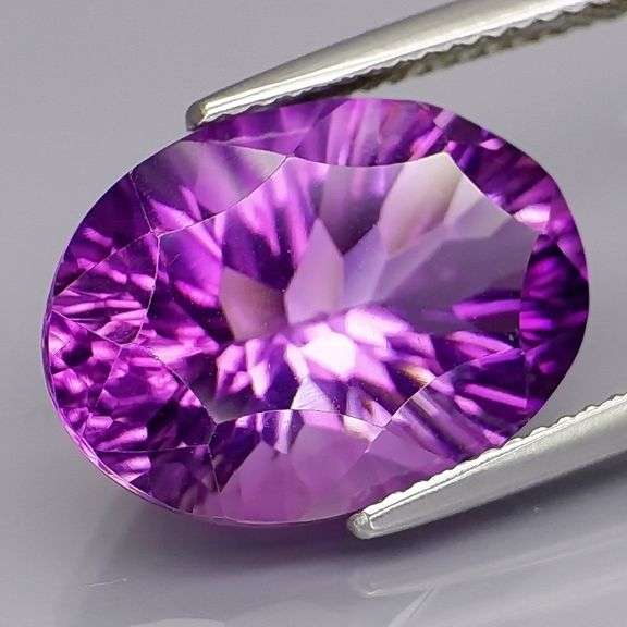Concave flashing 9.27ct violet Amethyst