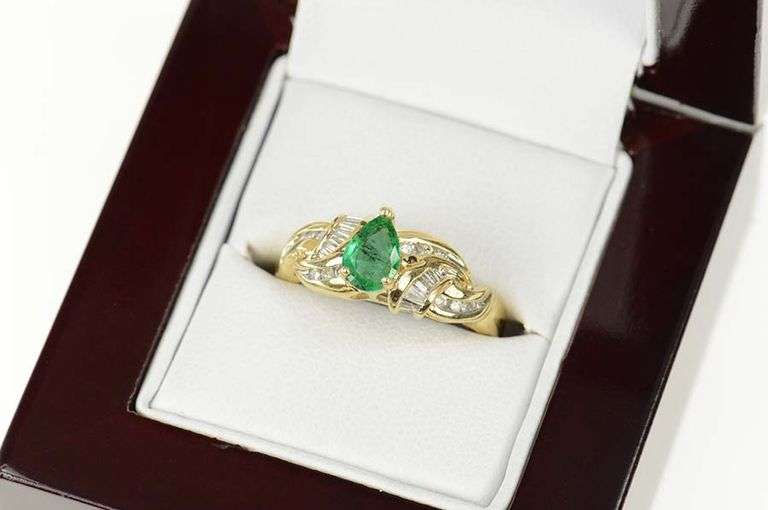 14K Yellow Gold 0.91 Ctw Natural Emerald Diamond Engagement Ring