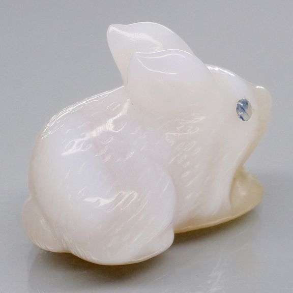 Gorgeous 36.99ct Agate bunny carving