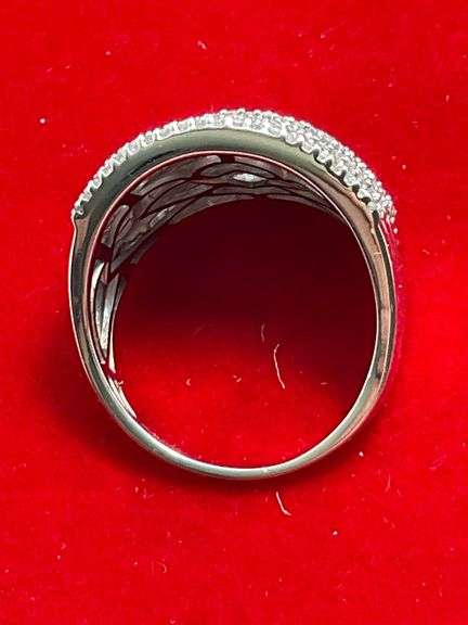 CERTIFIED BRAND NEW 14K WHITE GOLD DIAMOND BAND. 3.00 CARATS