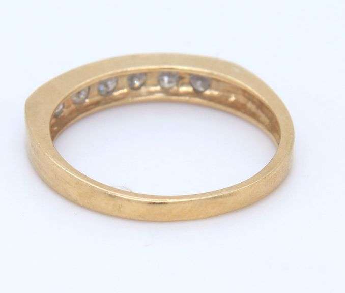 10kt Yellow gold 6 stone diamond band