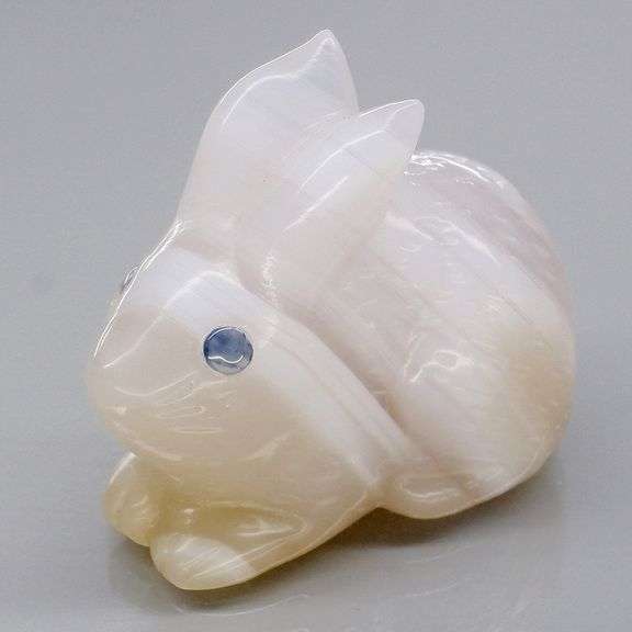 Gorgeous 36.99ct Agate bunny carving