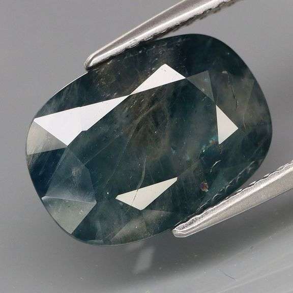 Charming 6.56ct bi-color Sapphire
