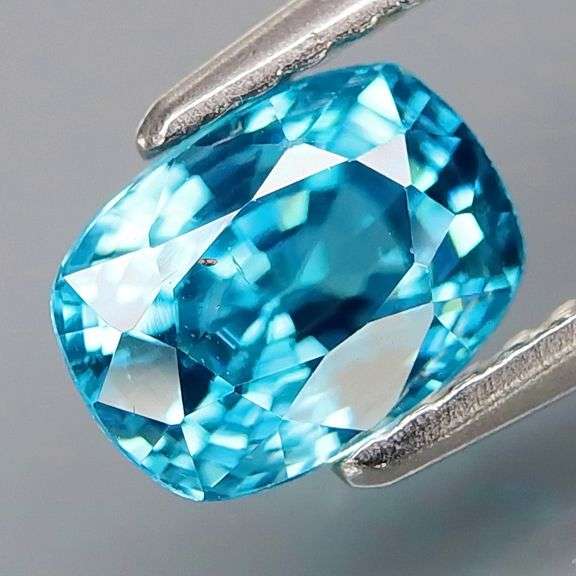 Glittering 1.74ct diamond luster blue Zircon
