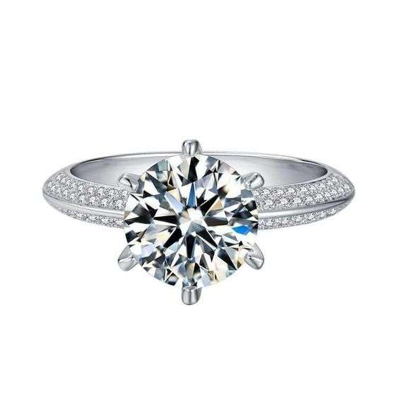 Ladies Sparkling 3 Ct VVs1 White Fire Moissanite Ring