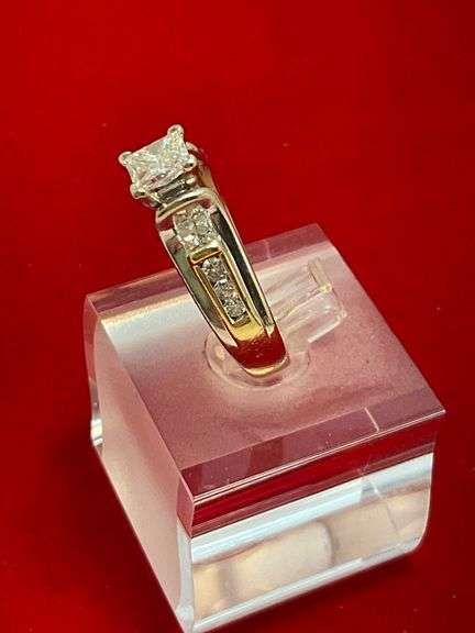 CERTIFIED 14K GOLD AND DIAMOND RING. 1.00 CARAT