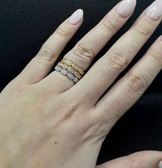 GORGEOUS 14K TRI-COLOR STACK DIAMOND RING