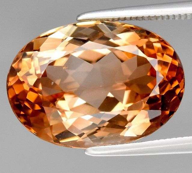 Exquisite 10.27ct bi-color Imperial Topaz