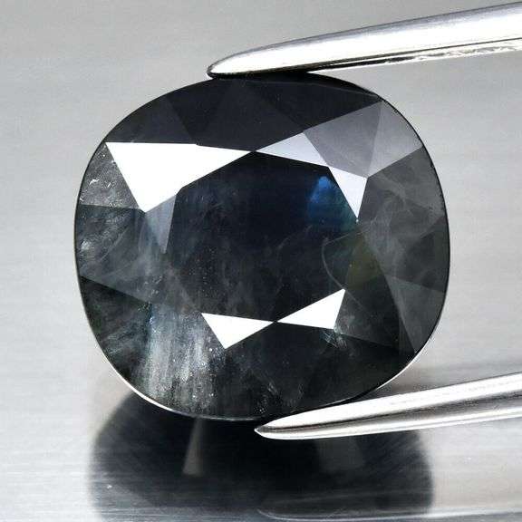 Gorgeous 5.04ct blue green Sapphire